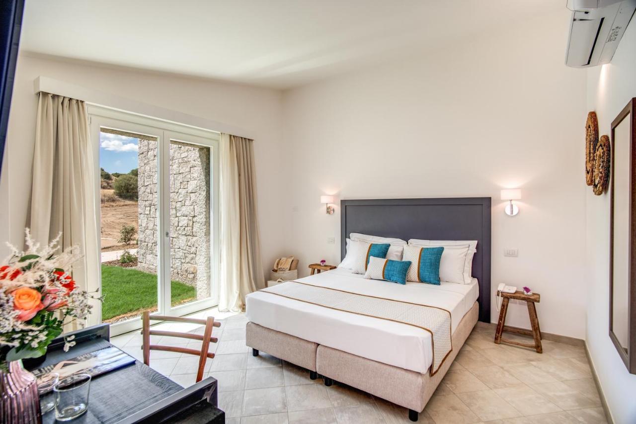 Hotel Cala Sinzias 4*
